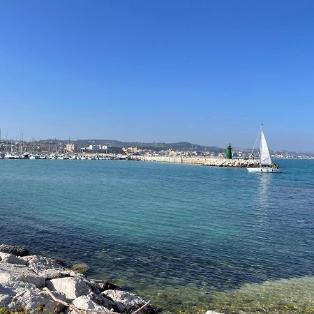 Appartamento RADA - loft prima fila lungomare sud Civitanova Marche Esterno foto